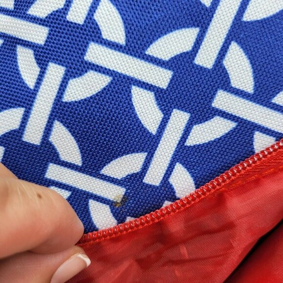 Travelon Red & Blue Geometric Travel Tote Bag With Zipper Closure & Inner Pocket - Picture 9 of 12